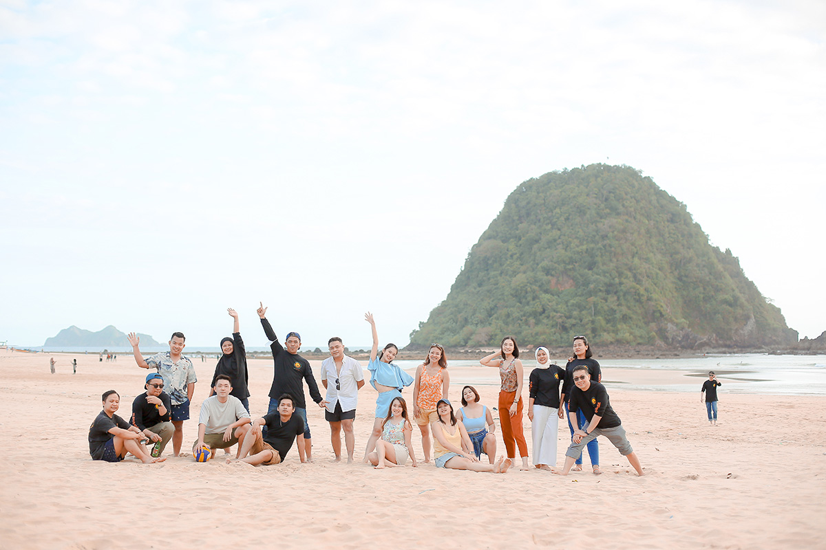 Pantai Pulau Merah Pantai Pulau Merah
